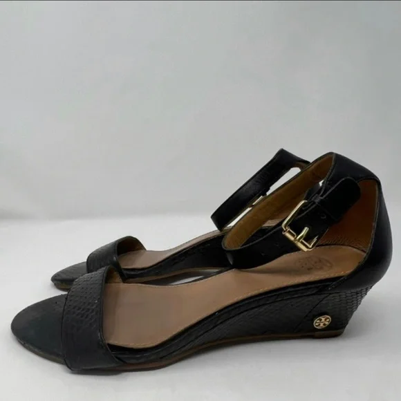 Tory Burch Savannah Wedge Black Gold Sandal Women Size 6 - Picture 2 of 11